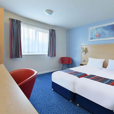 לייסטר Travelodge Lutterworth חדר תמונה