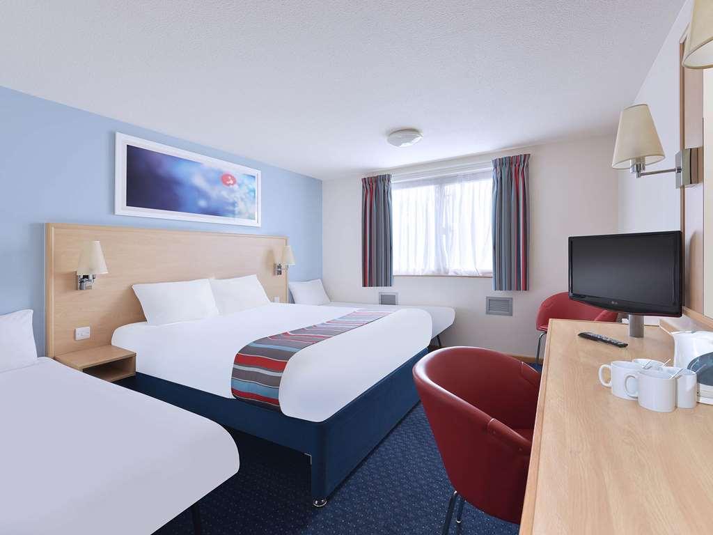 לייסטר Travelodge Lutterworth חדר תמונה